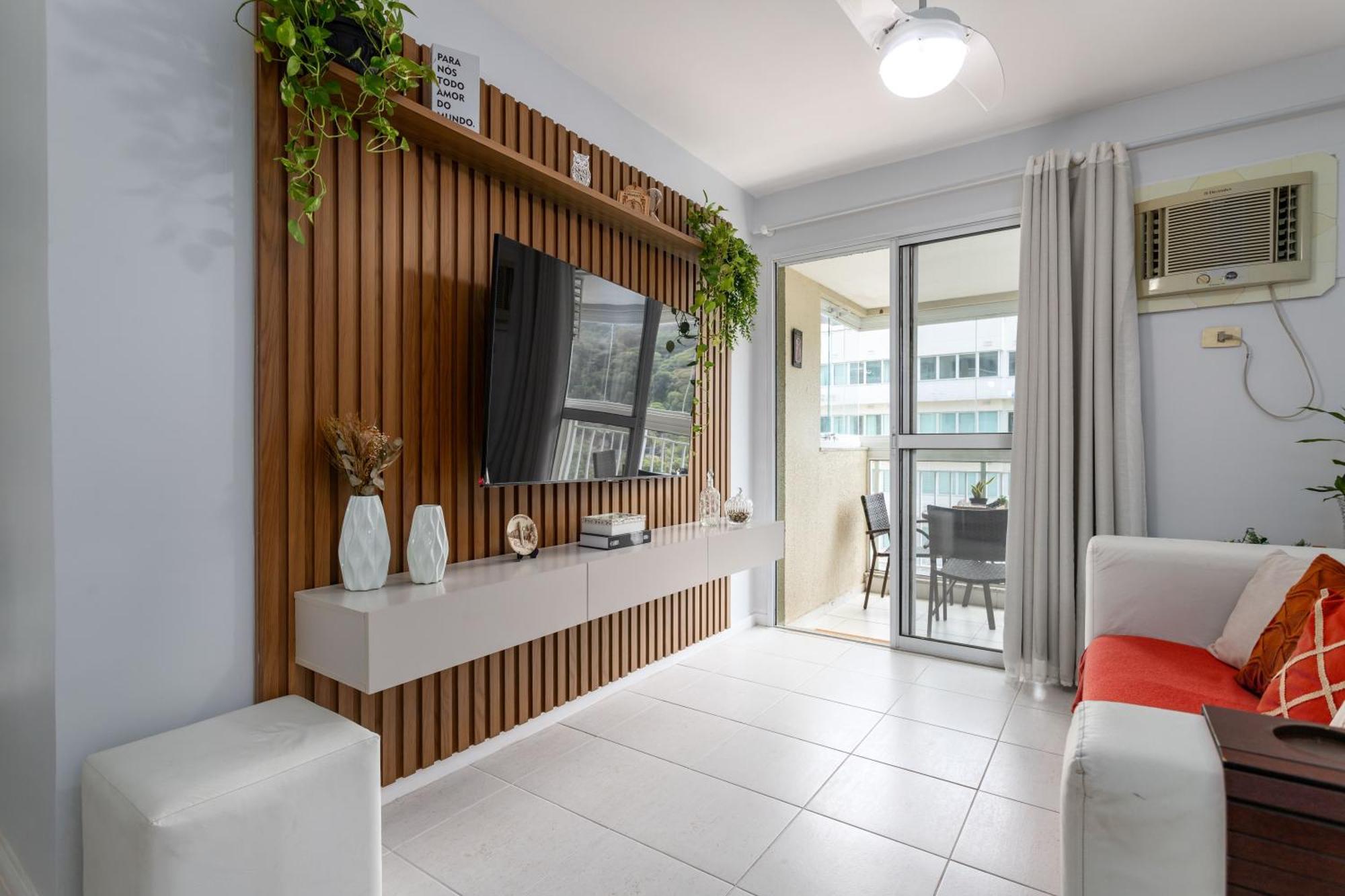Apto 2 Quartos Com Varanda Em Frente Ao Riocentro Barra Olimpica Wi-fi Rapido Piscina Cozinha Completa E Estacionamento Portaria 24h Sala Homeoffice Brinquedoteca E Parquinho Infantil Ideal Grupos Familias E A Trabalho Apartamento Rio de Janeiro