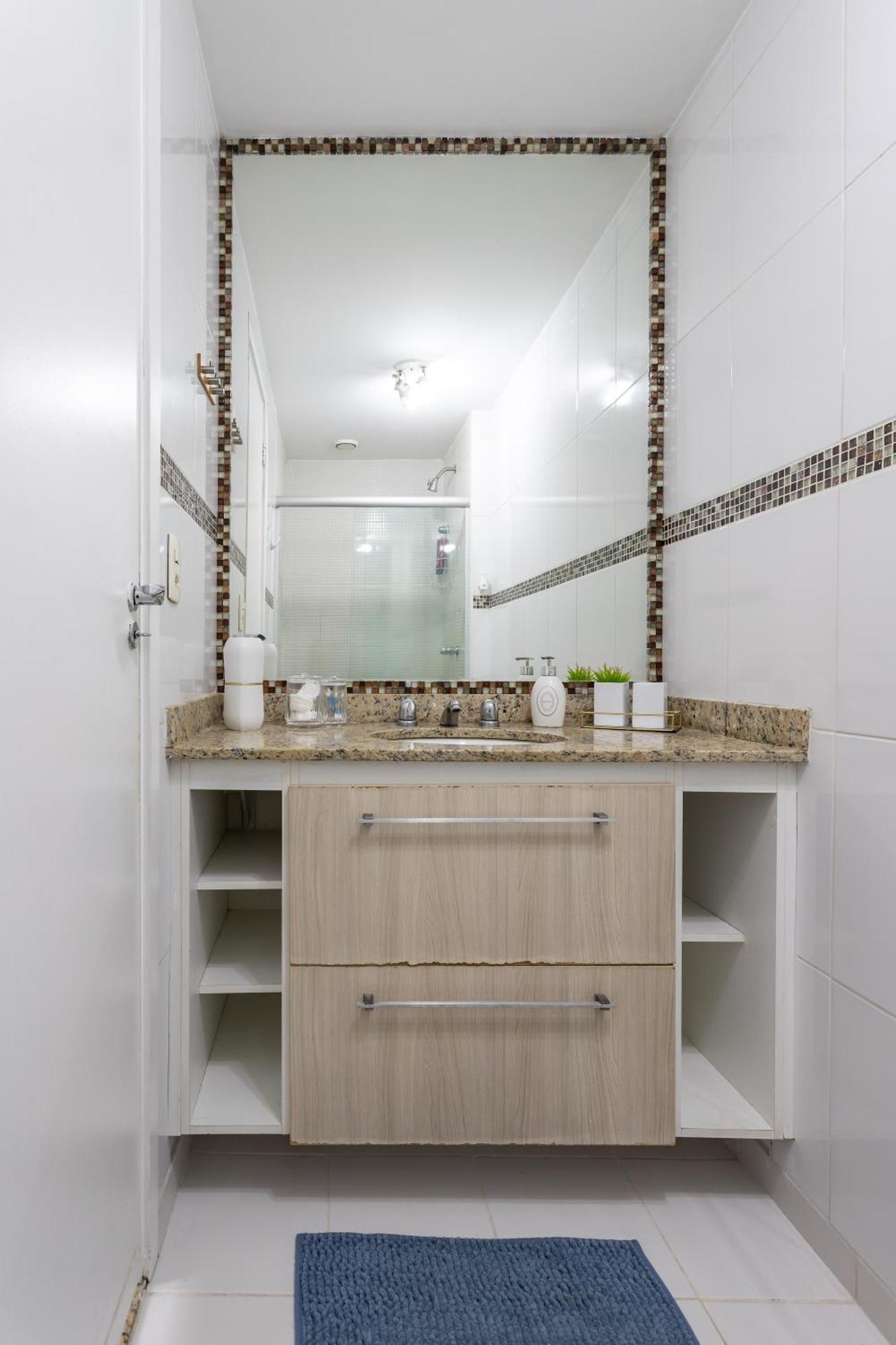 Apartamento Apto 2 Quartos Com Varanda Em Frente Ao Riocentro Barra Olimpica Wi-fi Rapido Piscina Cozinha Completa E Estacionamento Portaria 24h Sala Homeoffice Brinquedoteca E Parquinho Infantil Ideal Grupos Familias E A Trabalho