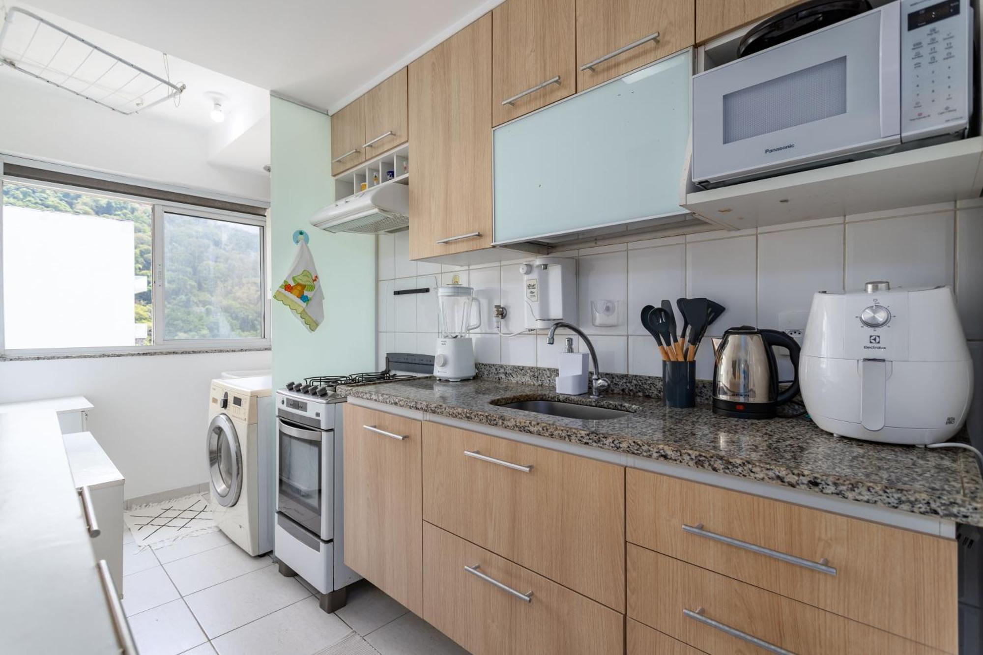 Apto 2 Quartos Com Varanda Em Frente Ao Riocentro Barra Olimpica Wi-fi Rapido Piscina Cozinha Completa E Estacionamento Portaria 24h Sala Homeoffice Brinquedoteca E Parquinho Infantil Ideal Grupos Familias E A Trabalho Apartamento Rio de Janeiro