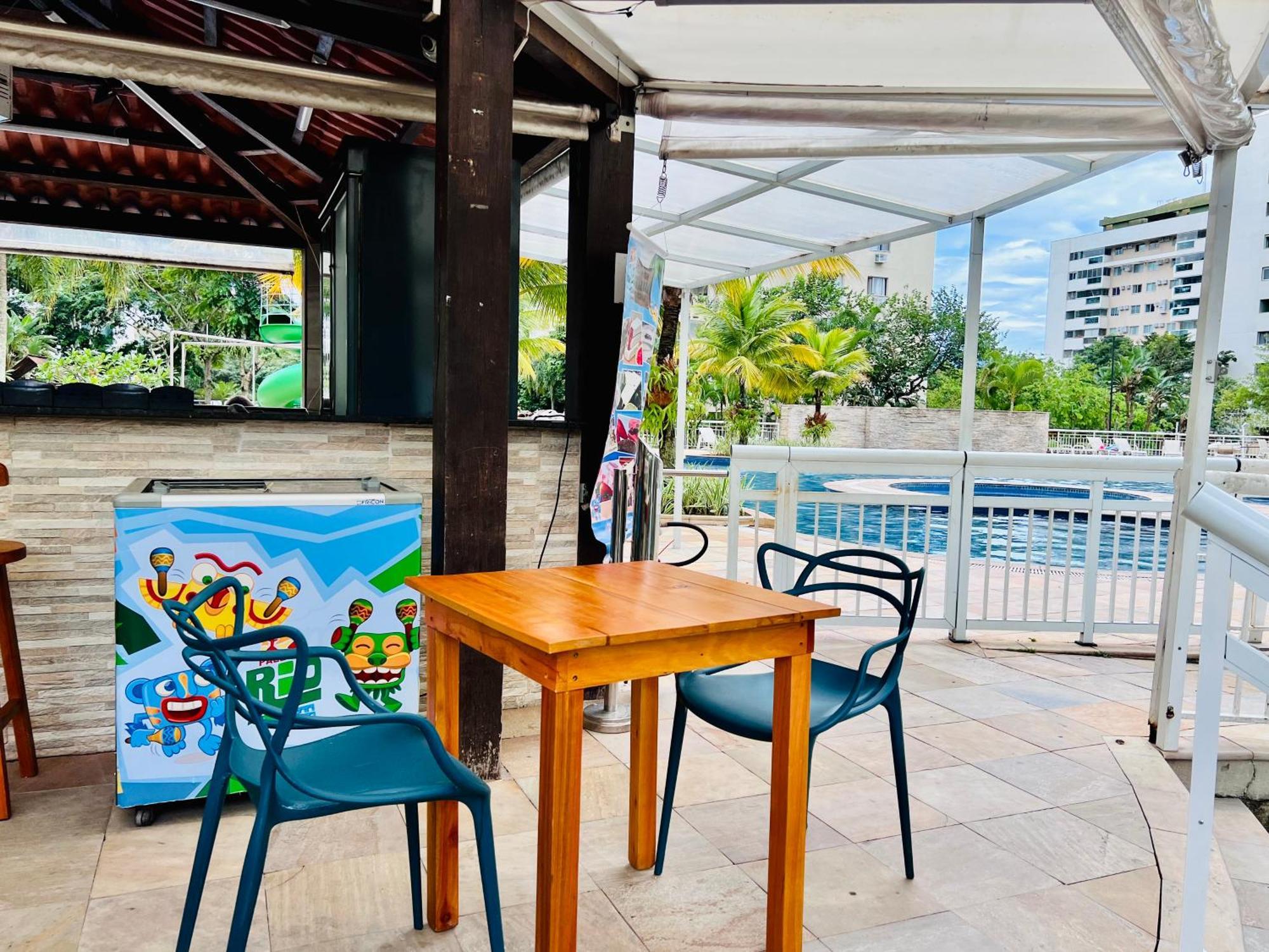 Apartment Apto 2 Quartos Com Varanda Em Frente Ao Riocentro Barra Olimpica Wi-fi Rapido Piscina Cozinha Completa E Estacionamento Portaria 24h Sala Homeoffice Brinquedoteca E Parquinho Infantil Ideal Grupos Familias E A Trabalho Rio de Janeiro