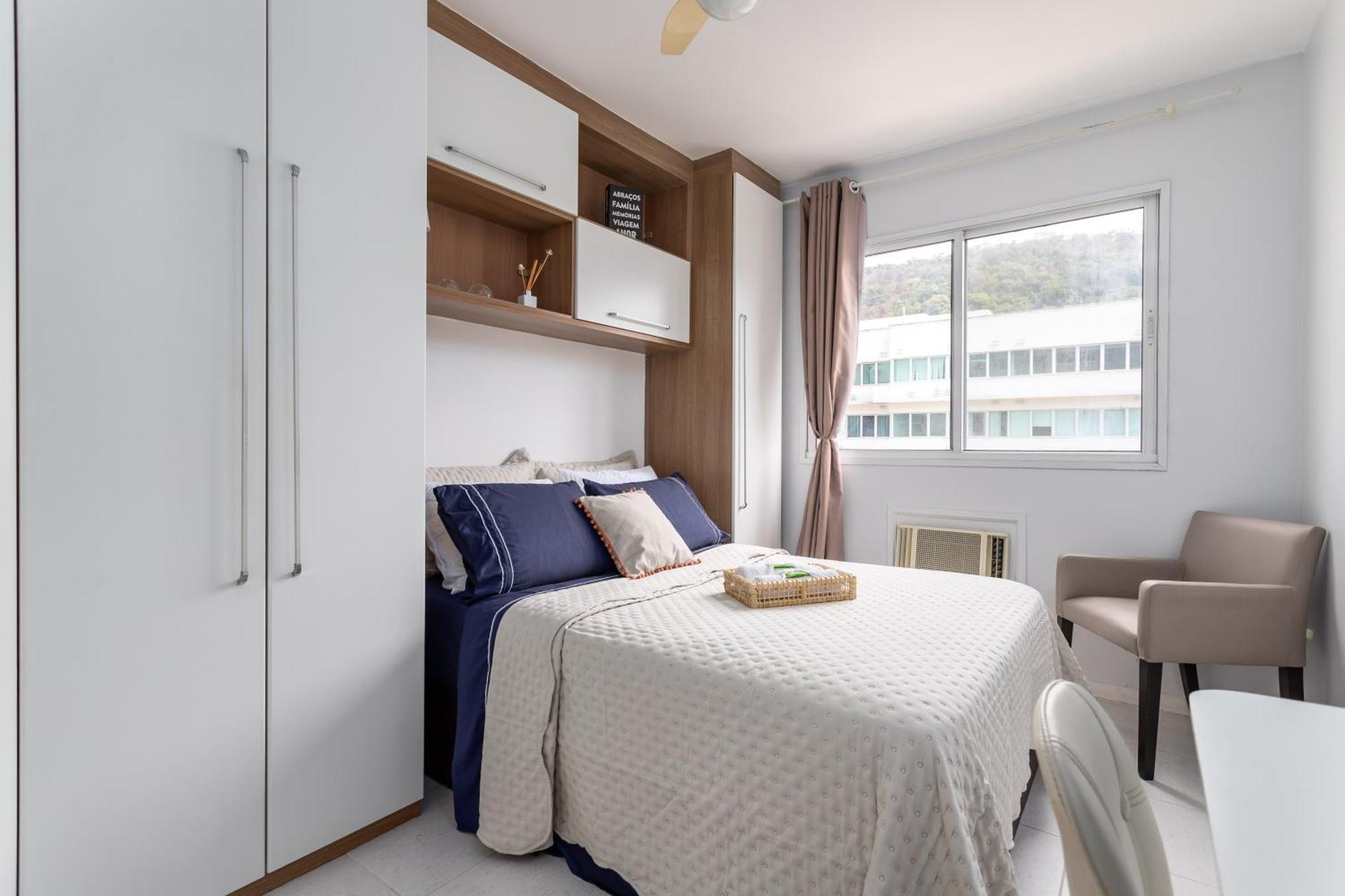 Apto 2 Quartos Com Varanda Em Frente Ao Riocentro Barra Olimpica Wi-fi Rapido Piscina Cozinha Completa E Estacionamento Portaria 24h Sala Homeoffice Brinquedoteca E Parquinho Infantil Ideal Grupos Familias E A Trabalho Apartment *